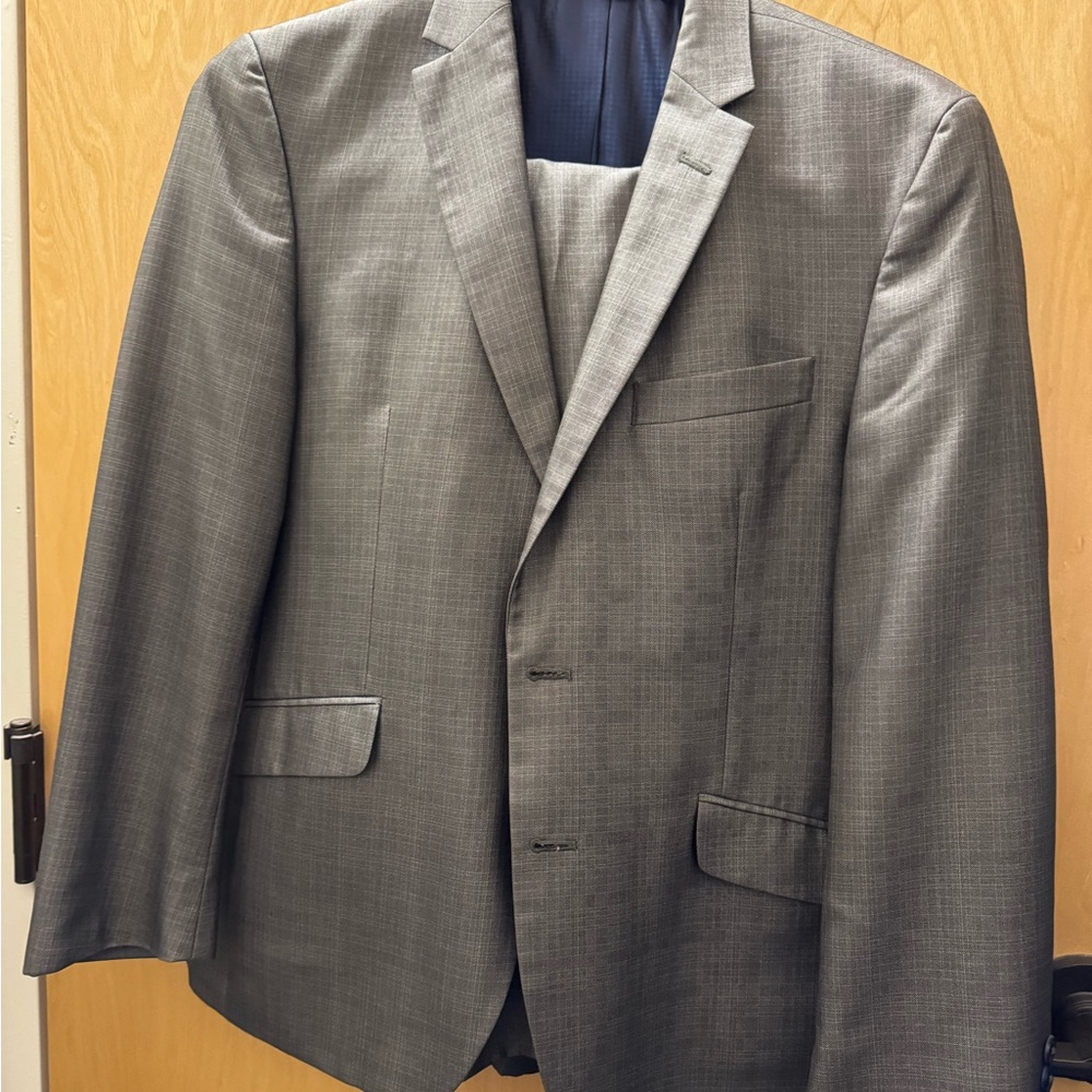 Men’s Sharkskin Gray Suit